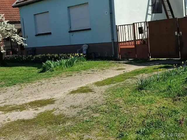 Eladó ház Érsekcsanád 90 nm