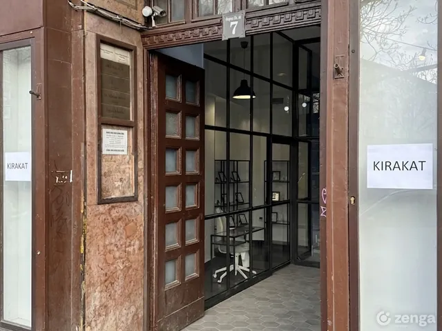 Eladó kereskedelmi és ipari ingatlan Budapest VI. kerület, Nagykörúton belüli terület 7 nm