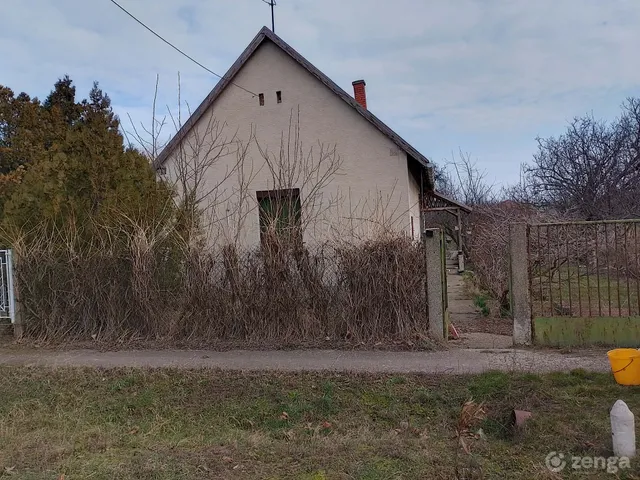 Eladó ház Besnyő 61 nm