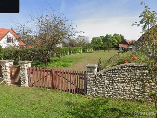 Eladó telek Nagyvázsony 1154 nm