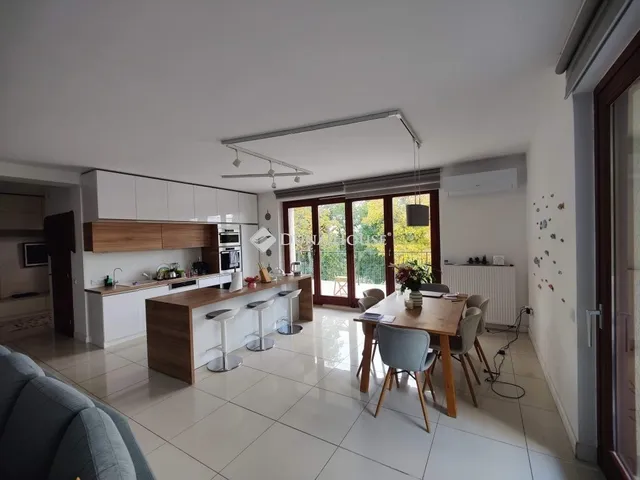 Eladó ház Leányfalu 259 nm