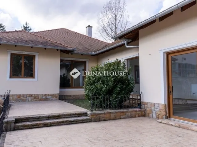 Eladó ház Leányfalu 230 nm