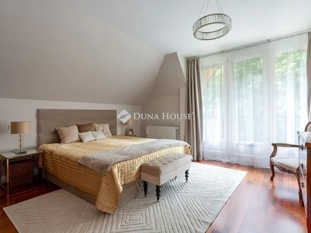 Eladó ház Budapest II. kerület 270 nm