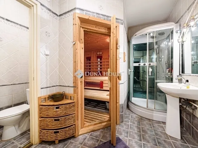 Eladó ház Budapest II. kerület 318 nm