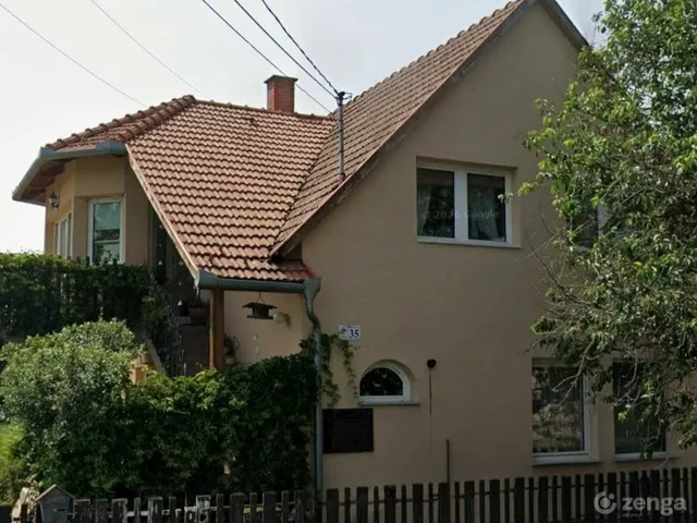 Eladó ház Győrladamér 210 nm