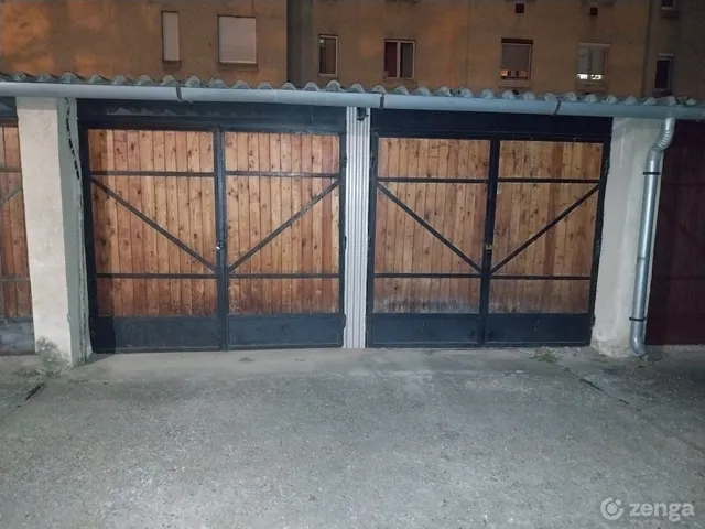 Eladó garázs Debrecen, Nagyerdő 13 nm