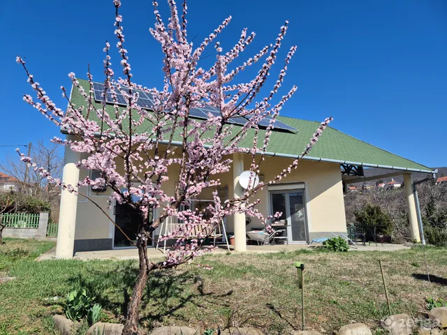 Eladó ház Pécs, Aranyhegy 250 nm