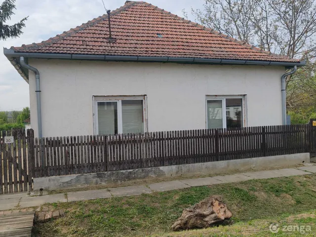 Eladó ház Tiszapüspöki 73 nm