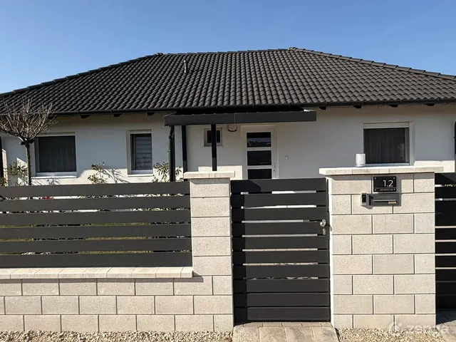 Eladó ház Székesfehérvár, Harmatosvölgy 110 nm