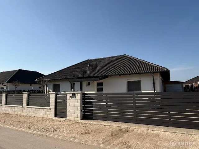 Eladó ház Székesfehérvár, Harmatosvölgy, Csatószegi köz 110 nm