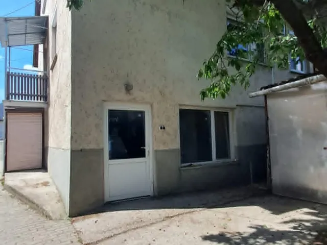 Eladó ház Lábatlan, Óvoda 105 nm
