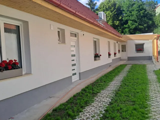 Eladó ház Piliscsév 130 nm