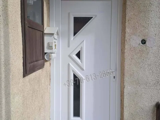 Eladó ház Mogyorósbánya, Fő út 155 nm