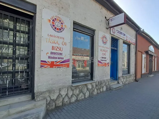 Eladó kereskedelmi és ipari ingatlan Dorog, Belváros, Bécsi út 190 nm