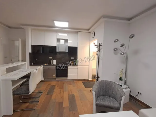 Eladó lakás Siófok, Ezüstpart, Vitorlás utca 54 nm