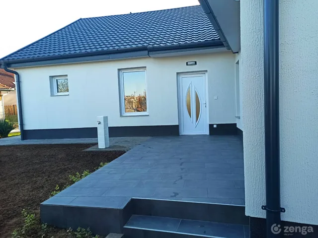 Eladó ház Pécel 114 nm