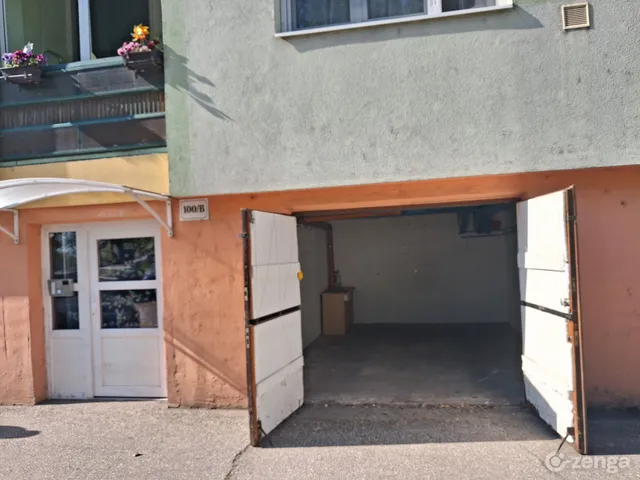 Eladó garázs Szeged 17 nm