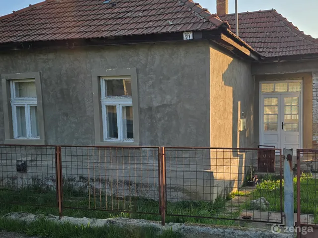 Eladó ház Karácsond 60 nm