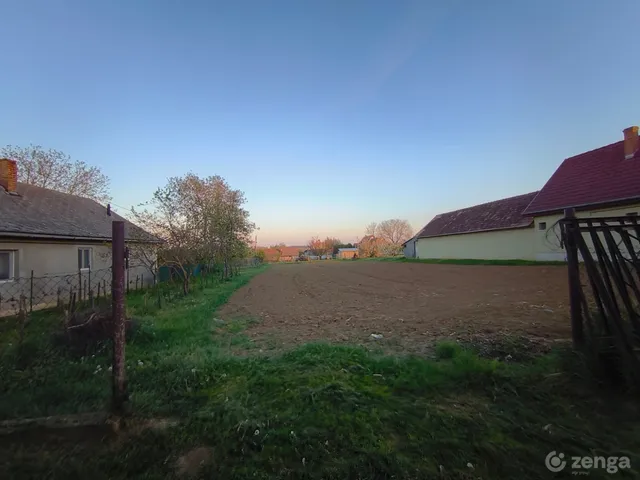 Eladó telek Karád 1409 nm