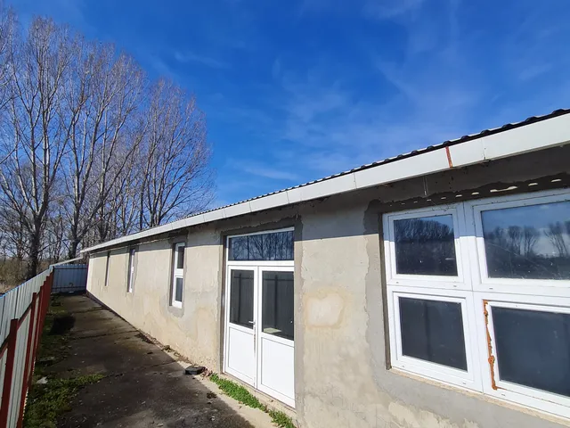 Kiadó kereskedelmi és ipari ingatlan Hajdúsámson, Jánostavadűlő 500 nm