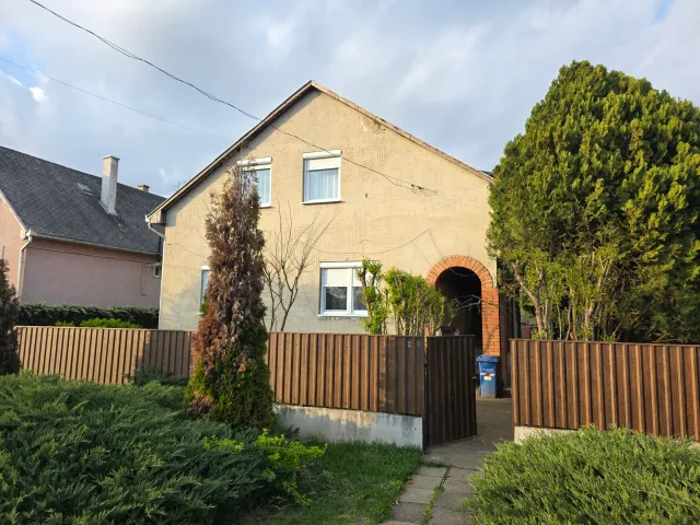 Eladó ház Debrecen 120 nm