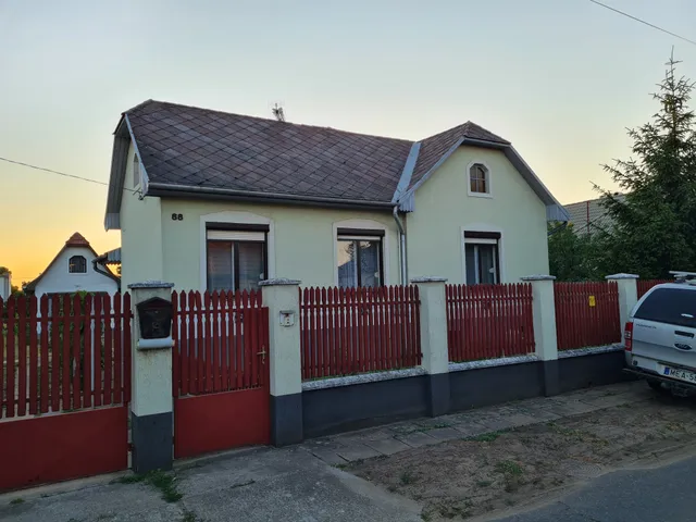Kiadó ház Debrecen, Csapókert 70 nm