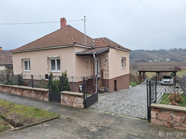 Eladó ház Héreg 95 nm