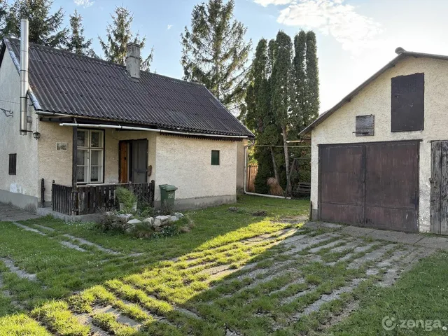 Eladó ház Komárom 65 nm