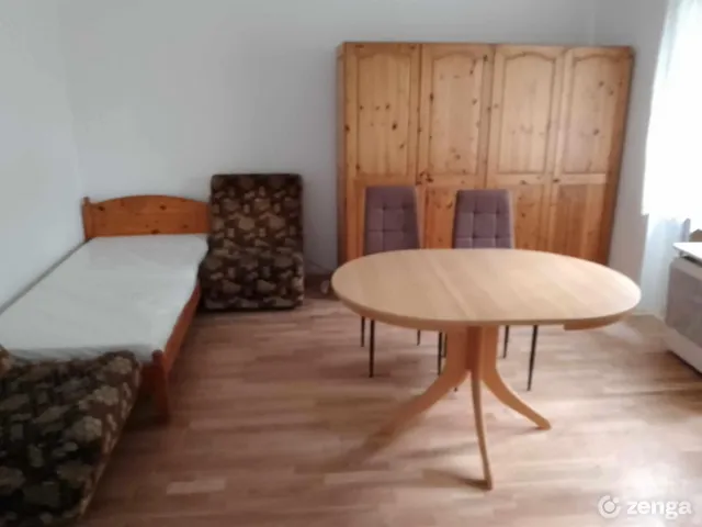 Kiadó ház Szolnok, Belváros 70 nm