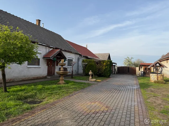Eladó ház Tengelic 220 nm