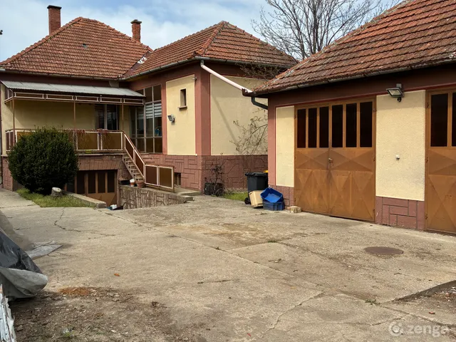 Eladó ház Kunszállás, Ady Endre utca 31 130 nm