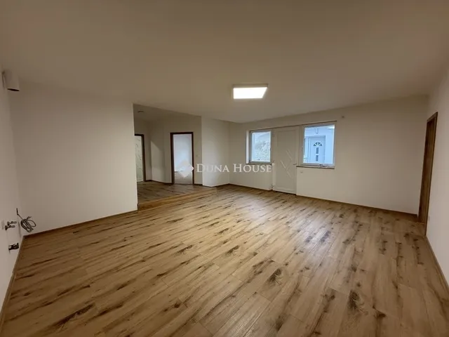 Eladó ház Nyergesújfalu 120 nm