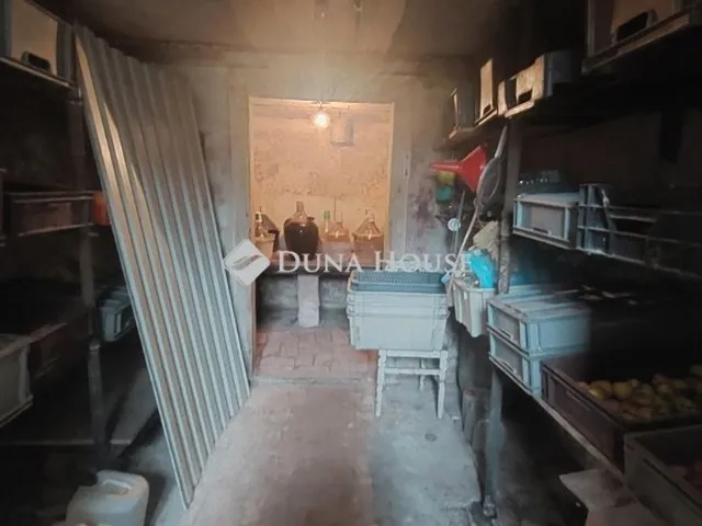 Eladó nyaraló Vértesszőlős 36 nm