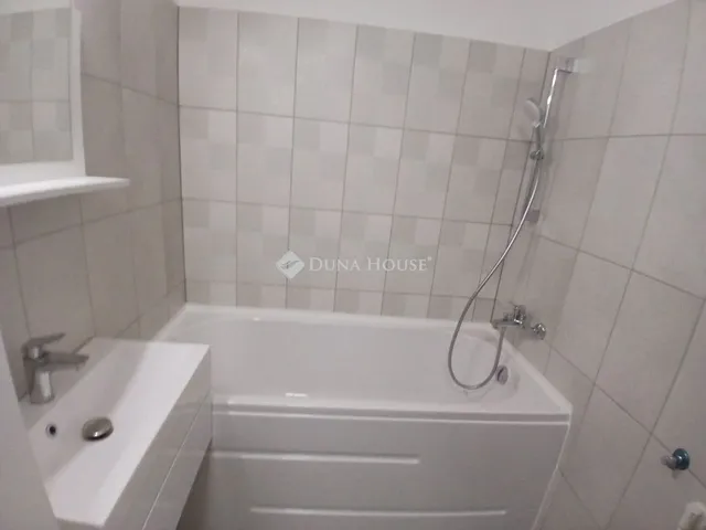 Eladó lakás Tatabánya, Kertváros 49 nm