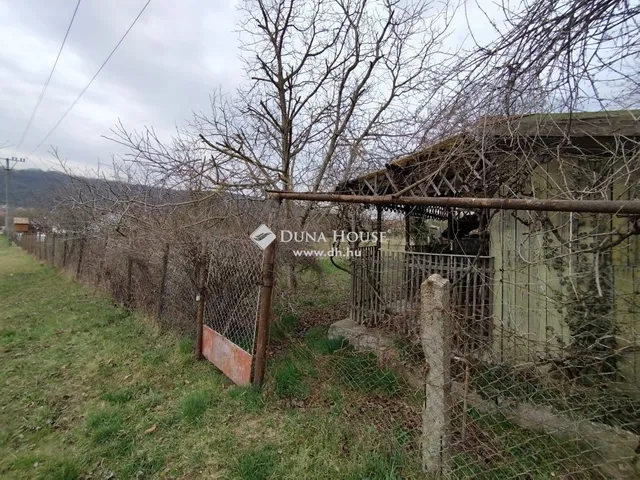 Eladó telek Szárliget 918 nm