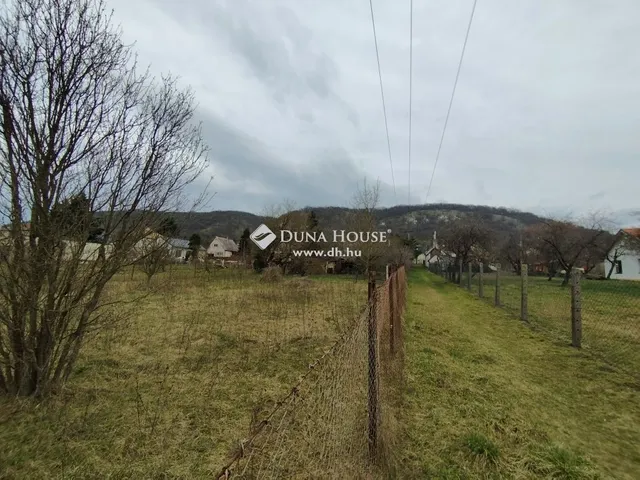 Eladó telek Szárliget 918 nm