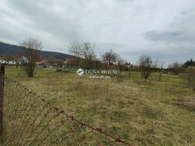 Eladó telek Szárliget 918 nm