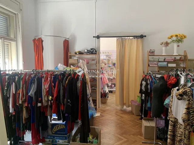 Eladó kereskedelmi és ipari ingatlan Tata 328 nm
