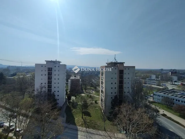 Eladó lakás Tatabánya, Újváros 57 nm