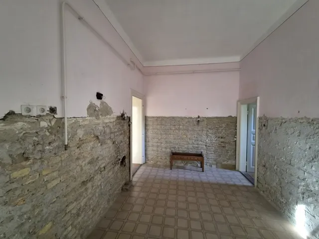 Eladó lakás Ács 99 nm