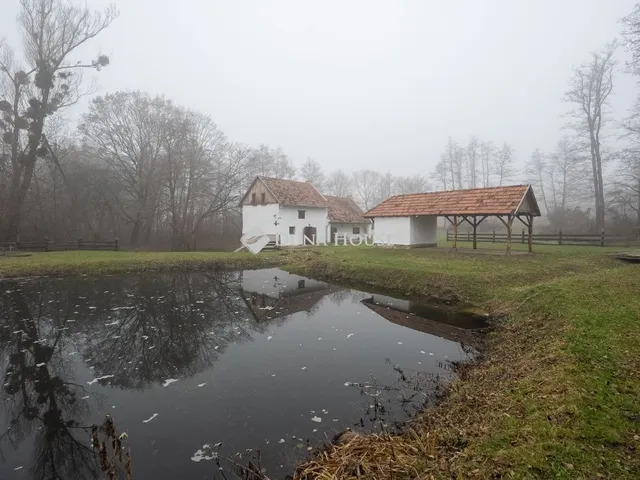 Eladó mezőgazdasági ingatlan Pápateszér 187 nm