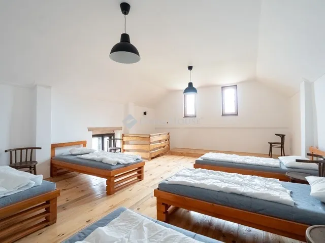 Eladó mezőgazdasági ingatlan Pápateszér 187 nm