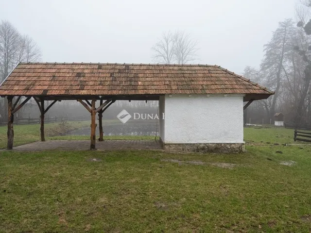Eladó mezőgazdasági ingatlan Pápateszér 187 nm