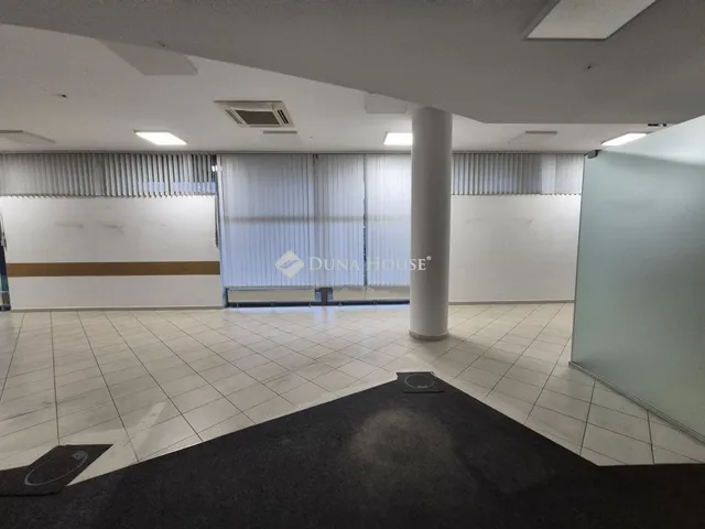Kiadó kereskedelmi és ipari ingatlan Tatabánya 290 nm