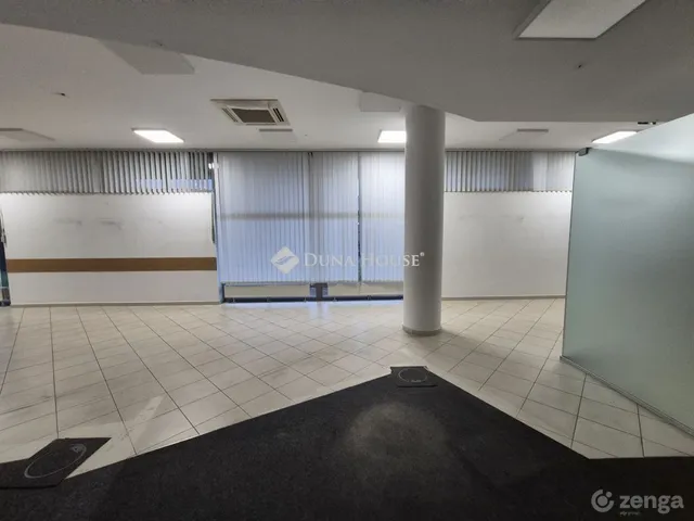 Kiadó kereskedelmi és ipari ingatlan Tatabánya 290 nm