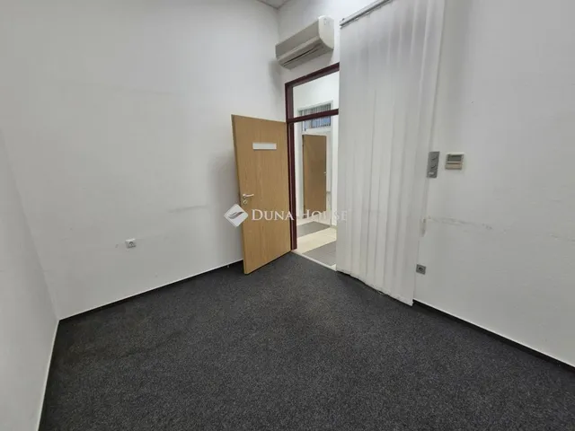 Kiadó kereskedelmi és ipari ingatlan Tatabánya 290 nm