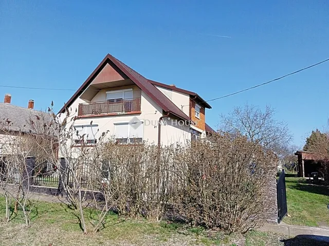 Eladó ház Ászár 130 nm