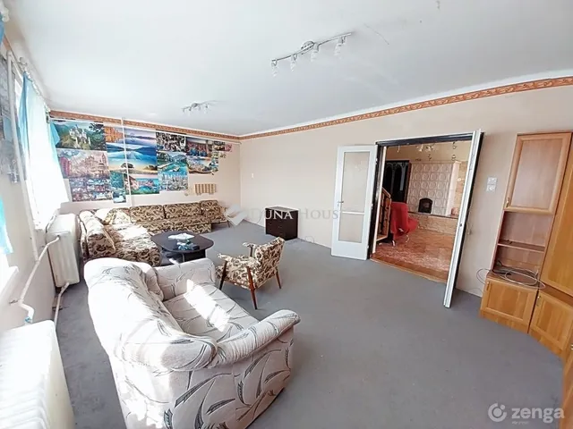 Eladó ház Ászár 130 nm