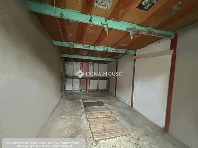 Eladó nyaraló Tatabánya 12 nm