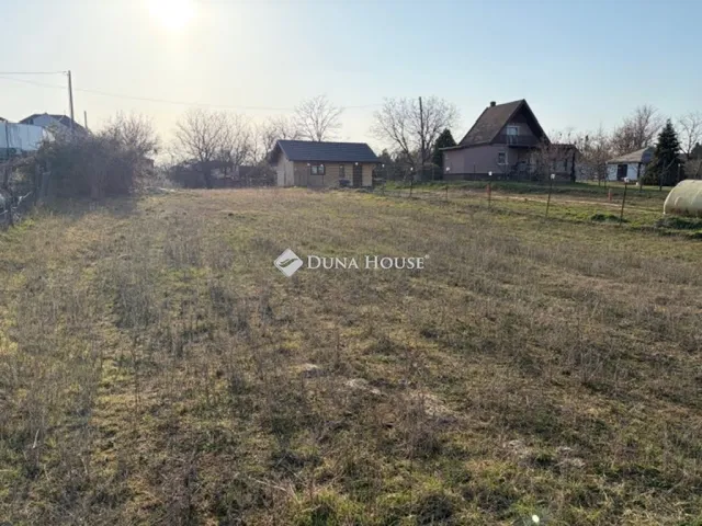 Eladó telek Tata, Újhegy 1515 nm